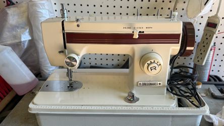 Sewing machine old school