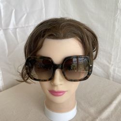 The Etro collection for this sunglasses of Tortoiseshell frames and Brown lenses