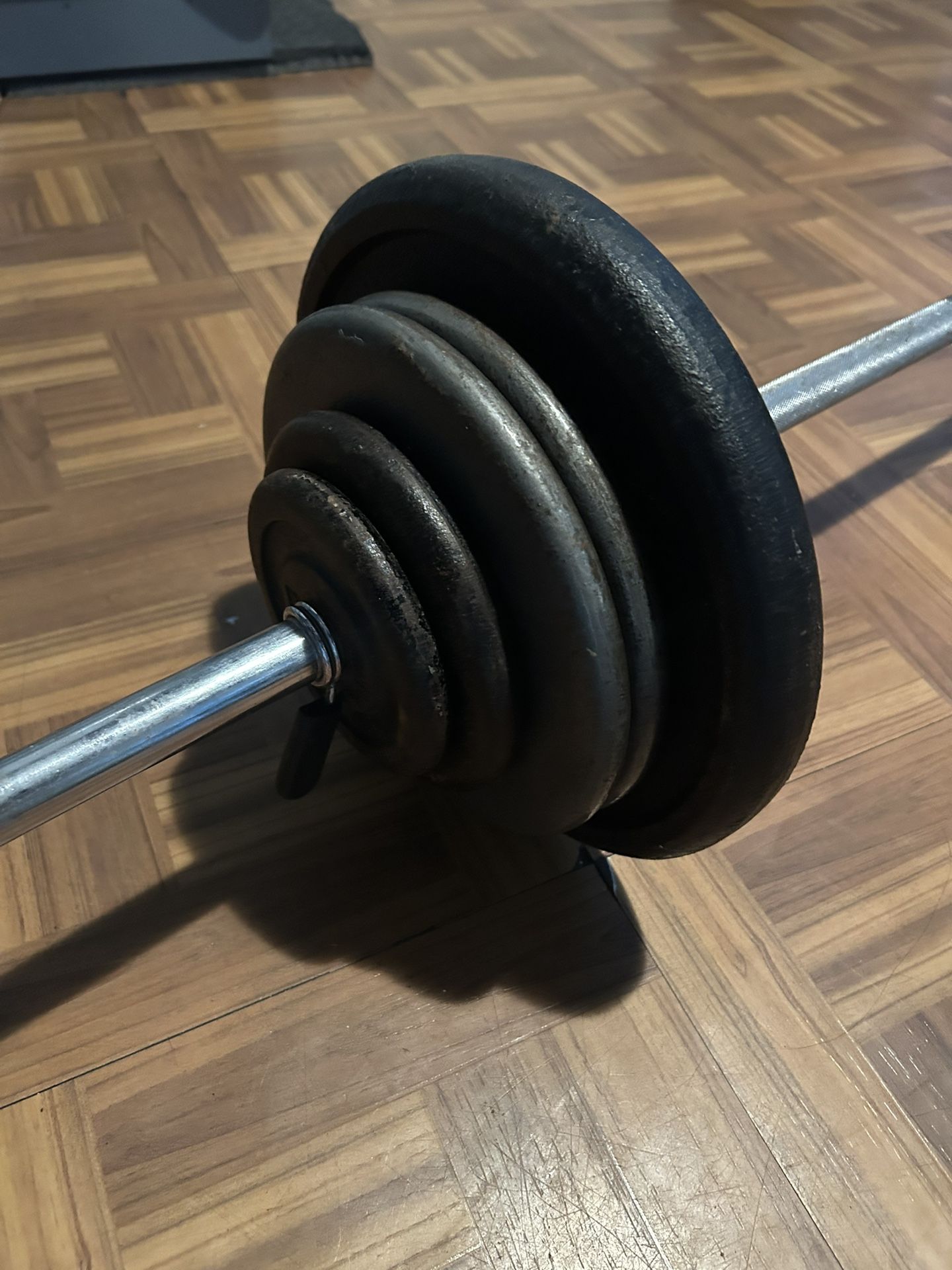 105lbs Weight Plates And 6ft Bar