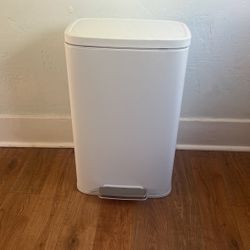 45L Rectangular Step Trash Can White 