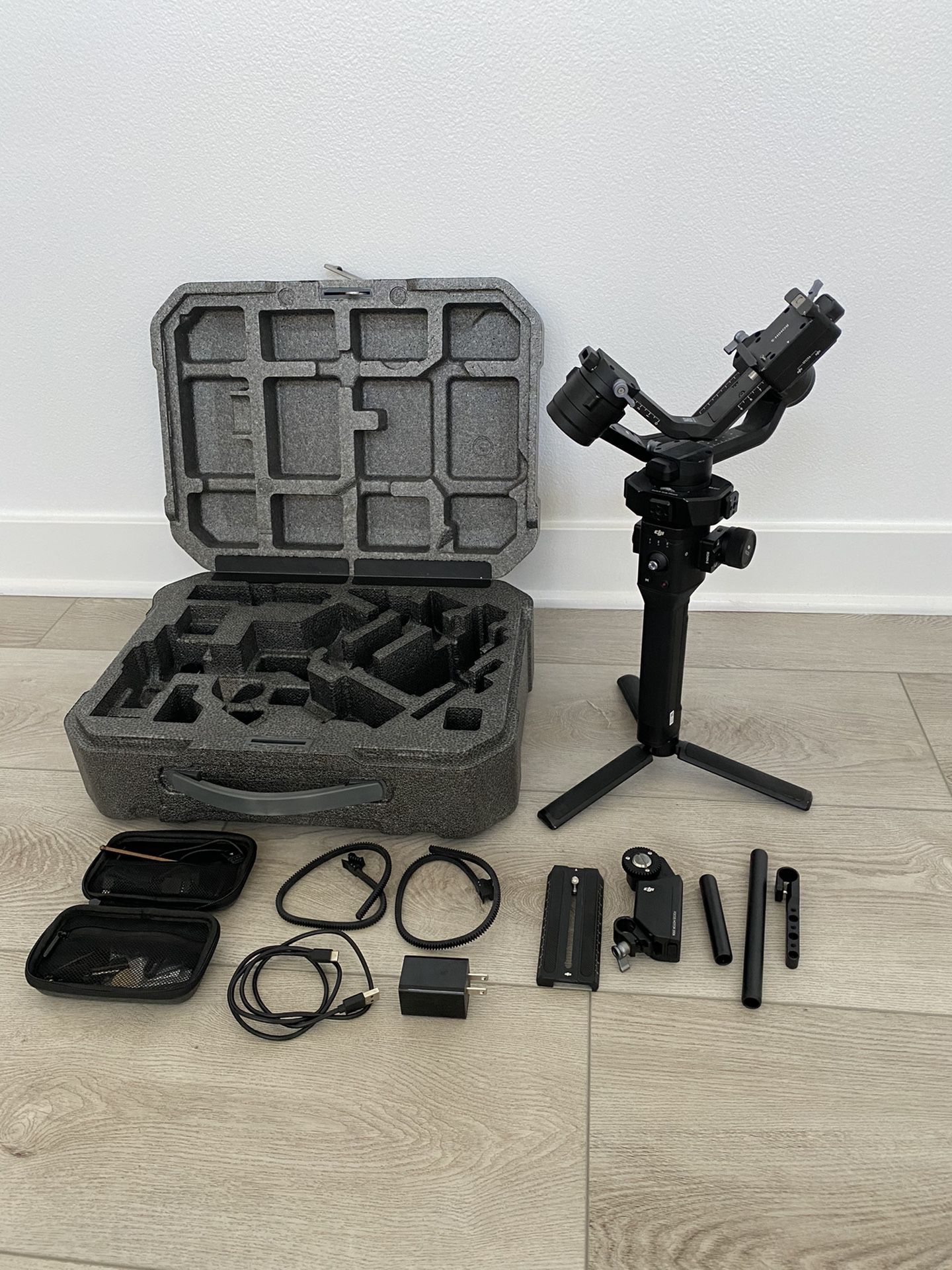 DJI Ronin-S Standard - Camera Gimbal Kit + Focus Motor