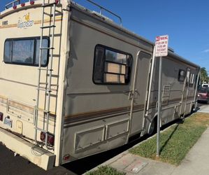 1990-Fleetwood Bounder Class A Motorhome RV
