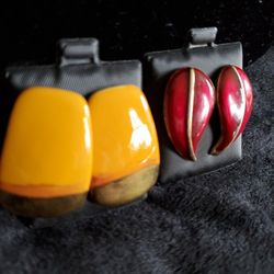 Set Of 2 Earrings $10