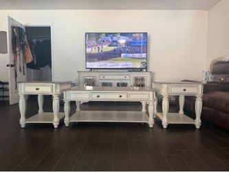 Farmhouse Coffee table with two end tables