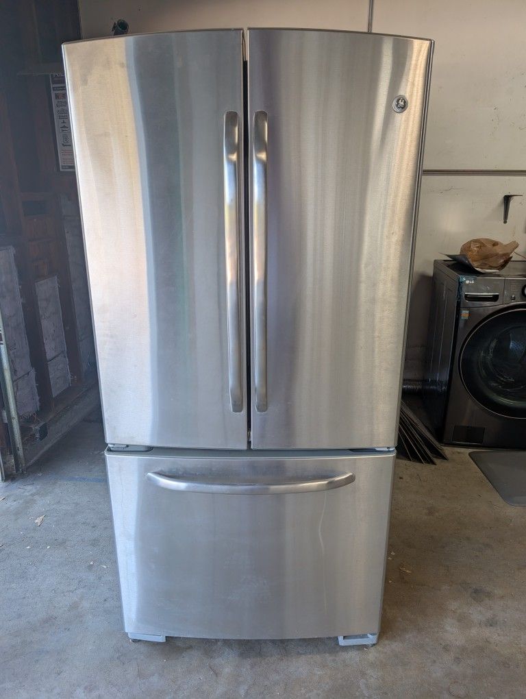GE Fridge Used