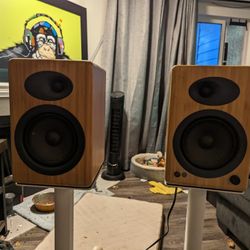 Audio engine 5+ With Stands  