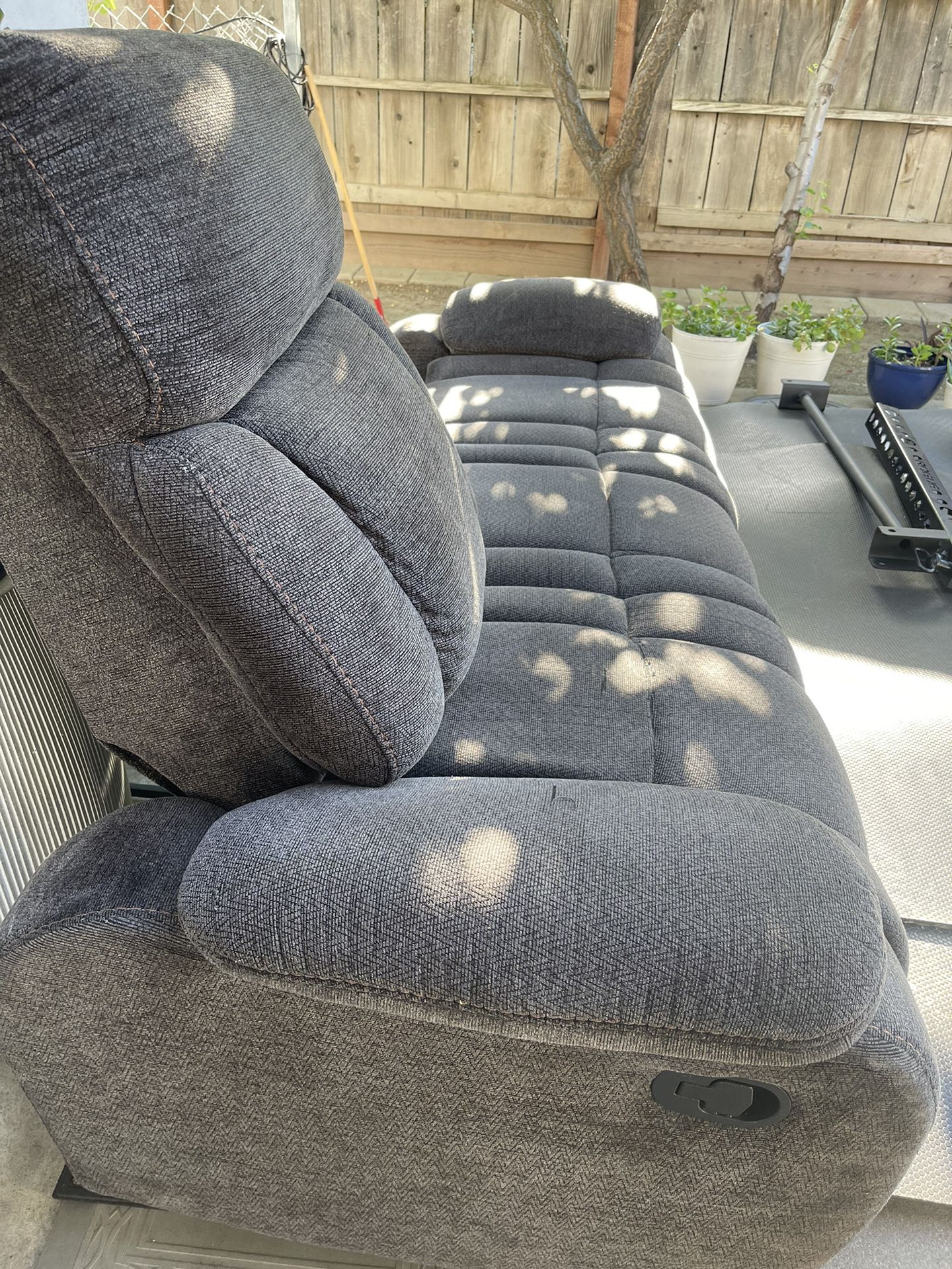 3 Seat Recliner Couch 