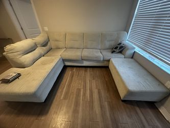 Sectional Couch w/ Ottoman