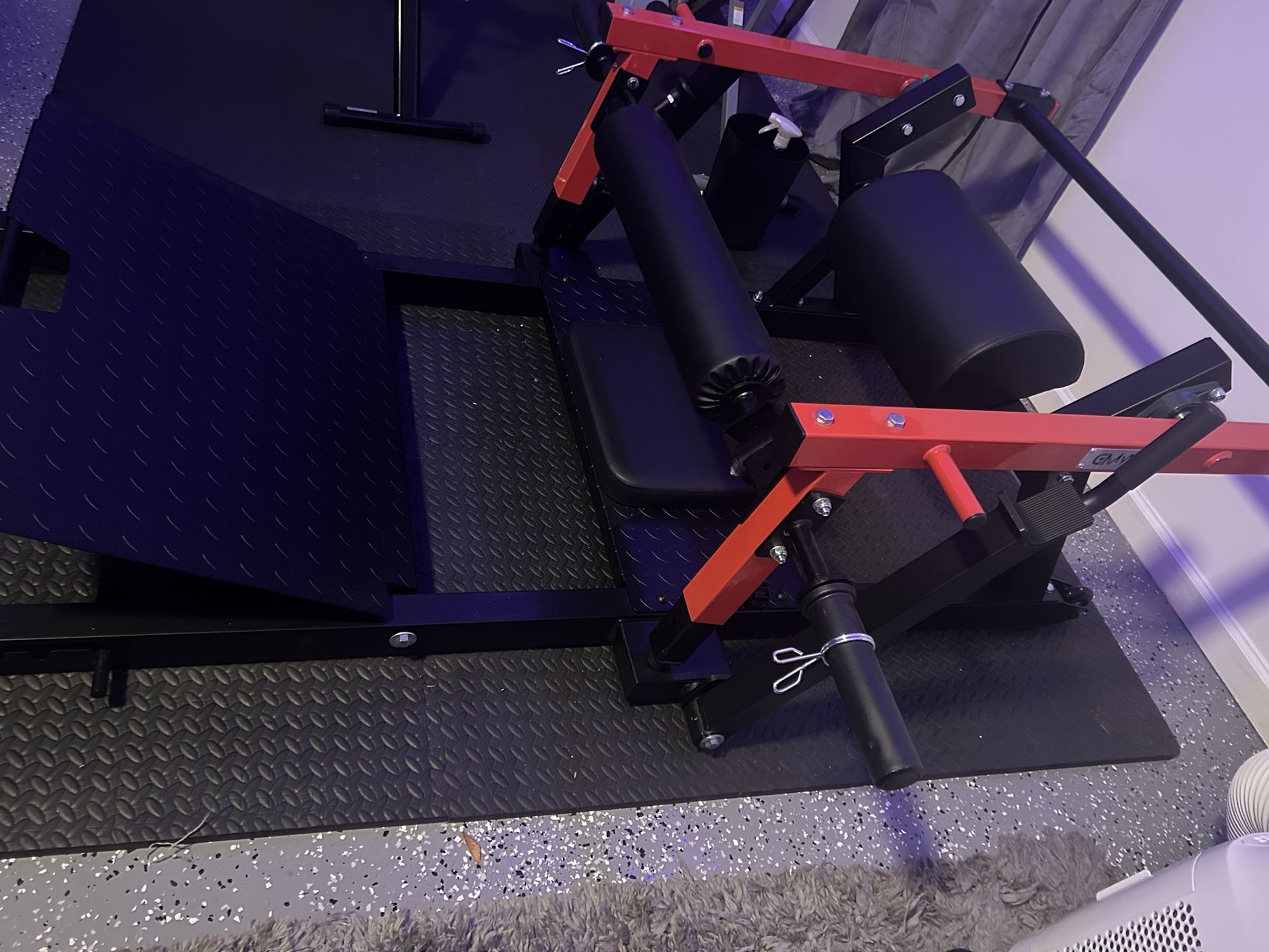 Glute Bridge Machine