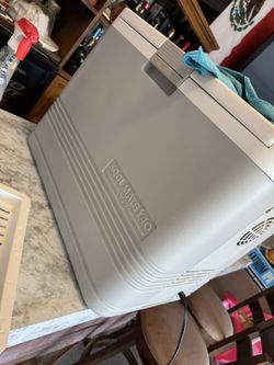 Koolmate Igloo Electric Cooler