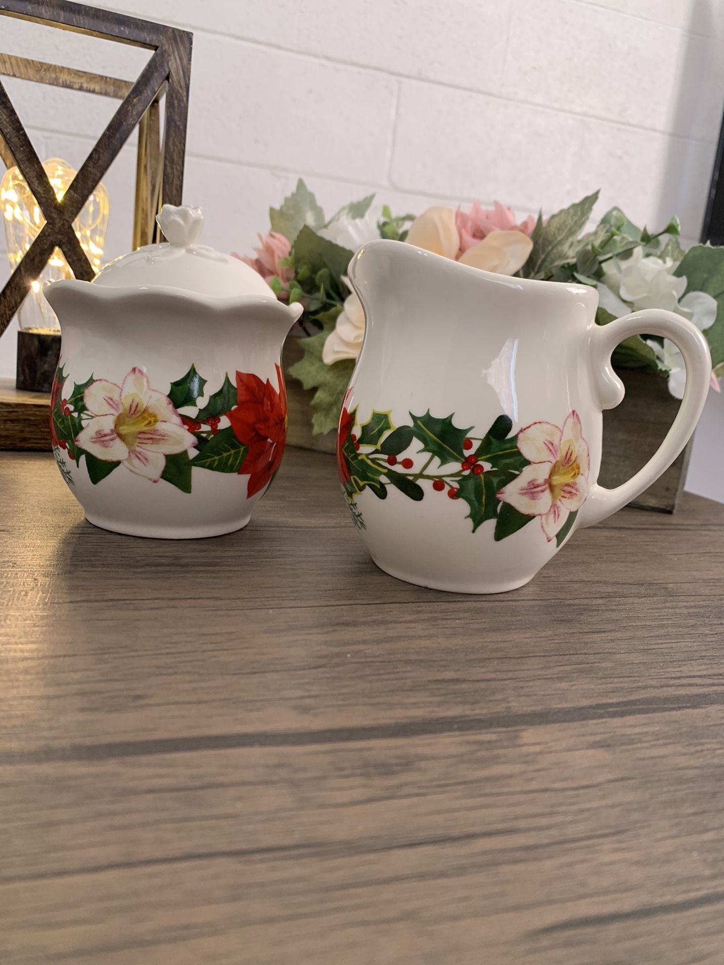 Holiday Sugar & Creamer