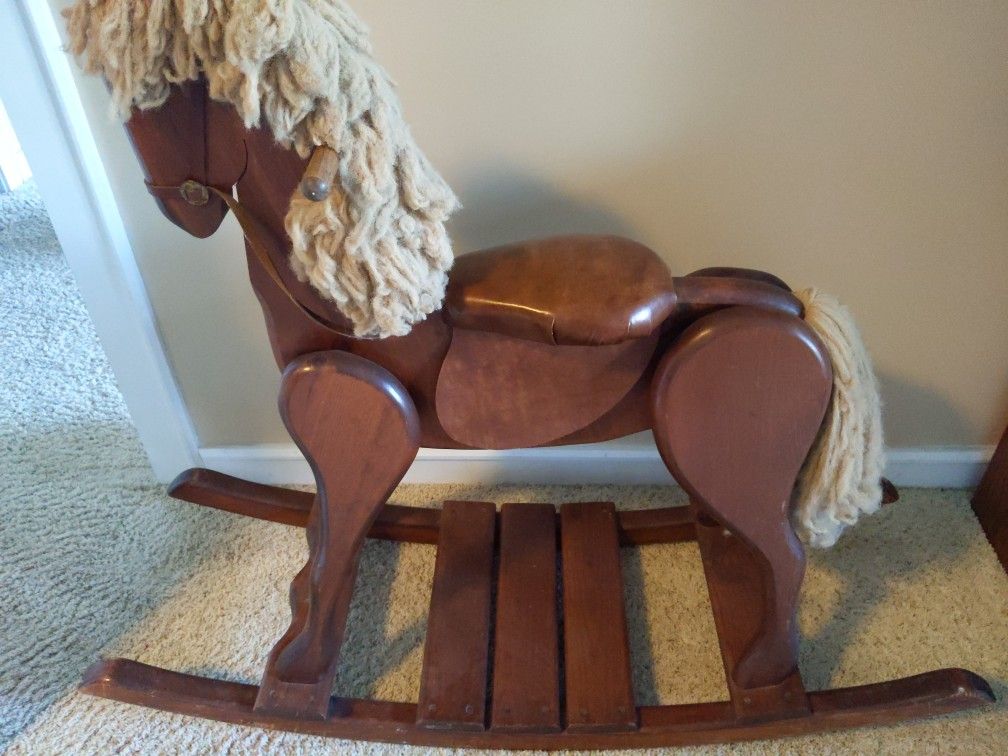 1980 woods of America Inc.
Rocking Horse