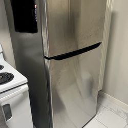 Used LG Refrigerator for Sale! 