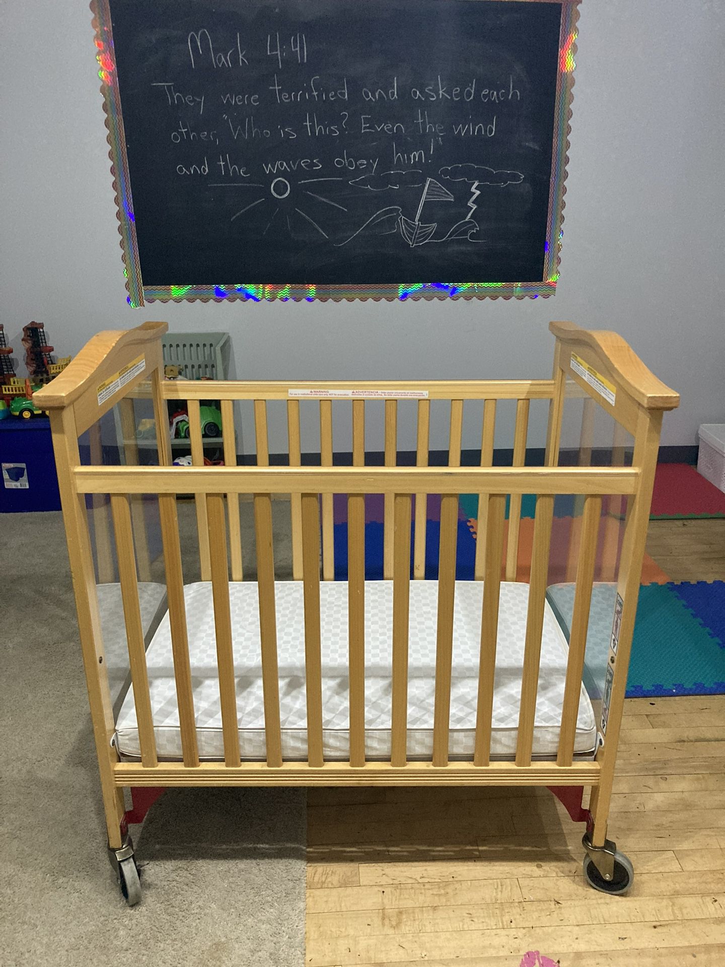 Crib With Clear Sides And Wheels 