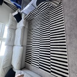 Black And White Rug 