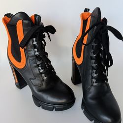 AUTHENTIC PRADA MONOLITH LEATHER BOOTS (BLACK/ORANGE)