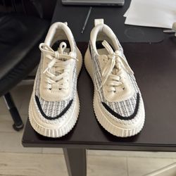 Dolce Vita shoes size 8 Women’s