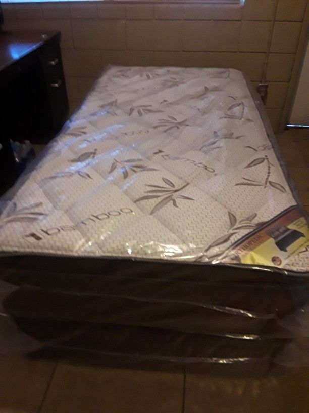 Brand New Twin Size Pillowtop Mattress Included Box Spring.