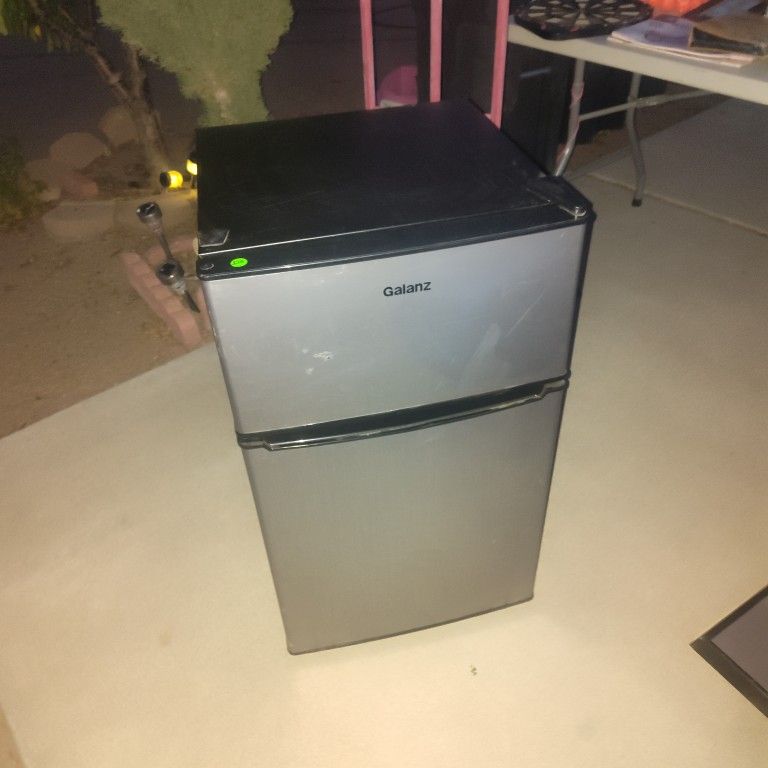Mini Fridge