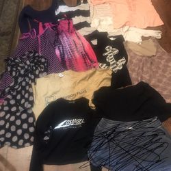 Bundle Of Clothes Size Medium For Ladies Pickup In Southwest Bakersfield 