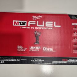 Milwaukee M12 3/8 Impact Wrench With 2 Batteries And Charger 