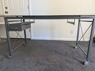Computer table