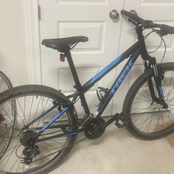 Trek 820 bike