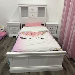 Bedroom Set Of 4