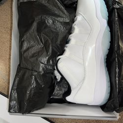 Jordan 11 Legend Blue Size 11