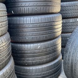 235/55R18 Marca Michelin En Perfectas Condiciónes De Vida