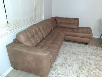 Sectional couch and rug brand new