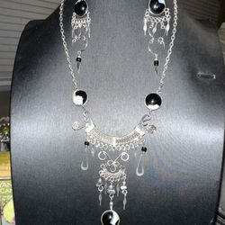 BRAND NEW - Handmade Costume Jewelry -  White/Black Stones Necklace & Matching Earrings - From Puerto Rico - Medium Length