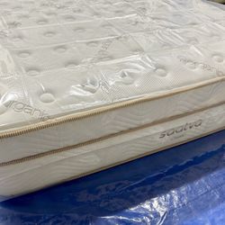 Like New - Saatva Classic Hybrid Queen Mattress (Firm comfort)