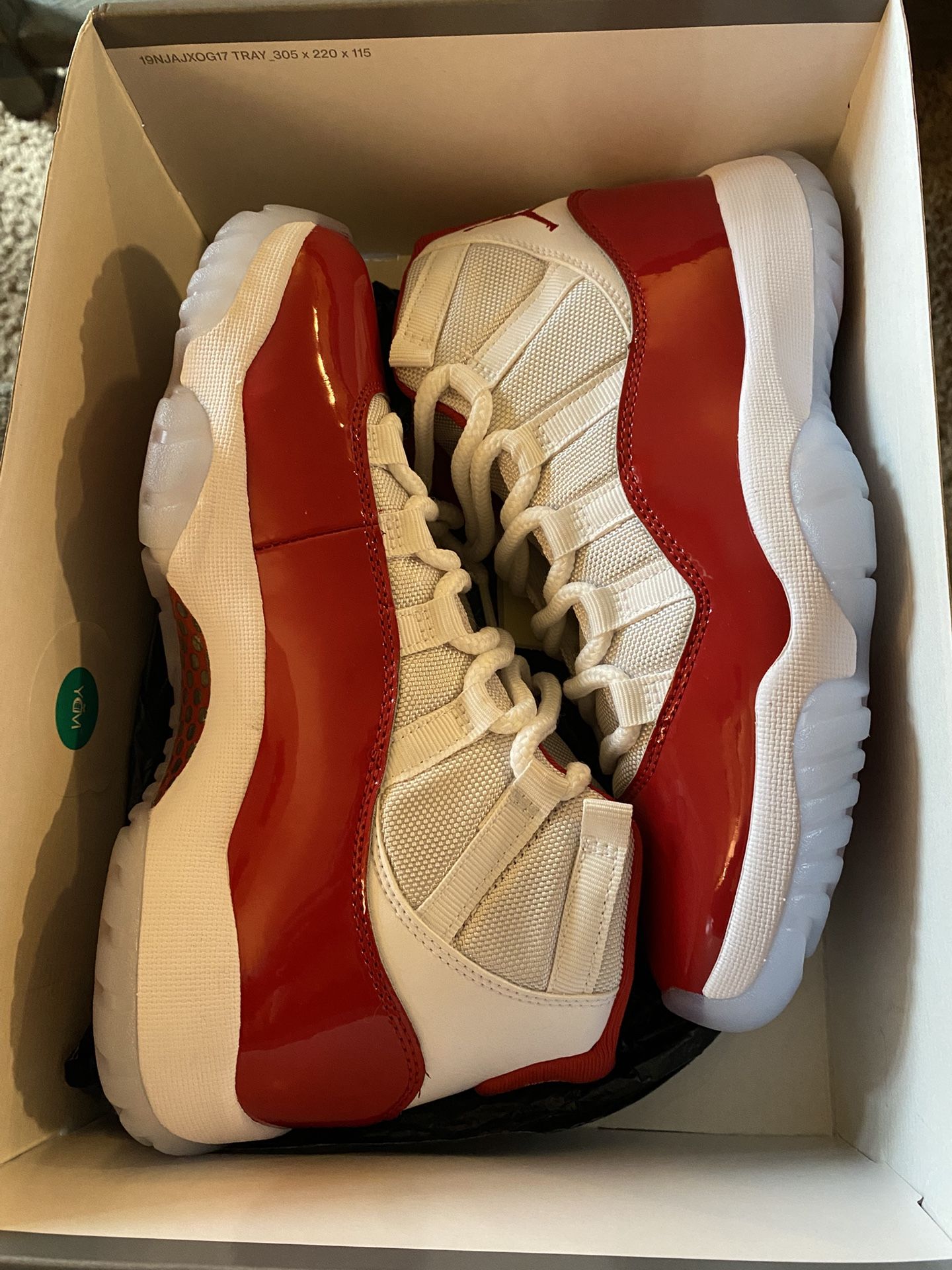 AIR JORDAN 11 CHERRY