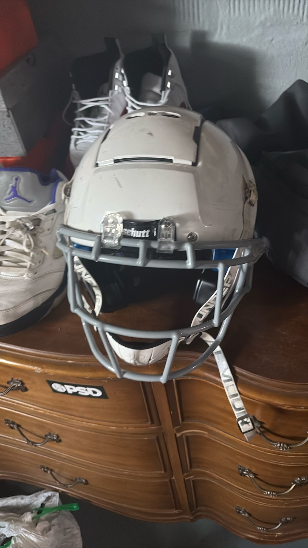 Schutt F7 Football Helmet