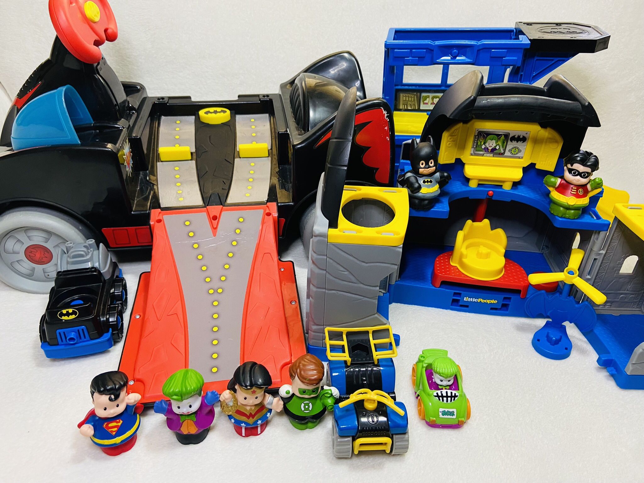 DC Batman Little People Superhero Toys Toddler Ride-On Batman Little People Car
