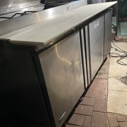 Prep And Refrigerator For Restaurants