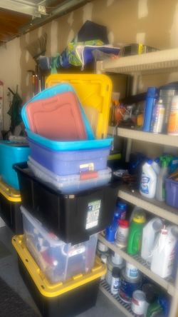 Storage totes