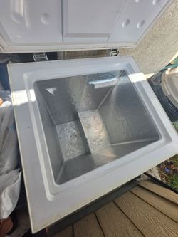 Chest freezer
