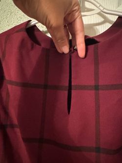 Banana republic crop blouse  Burgundy color with black plaid  Keyhole back with interesting button detail  Never worn  Size M
