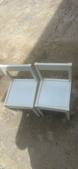 White Wooden Kids Chairs – Set of 2