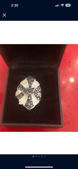 Round Casino Ring With Blue And White Diamonds Size 7