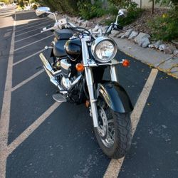 Motorcycle  2013 Suzuki- Great Condition