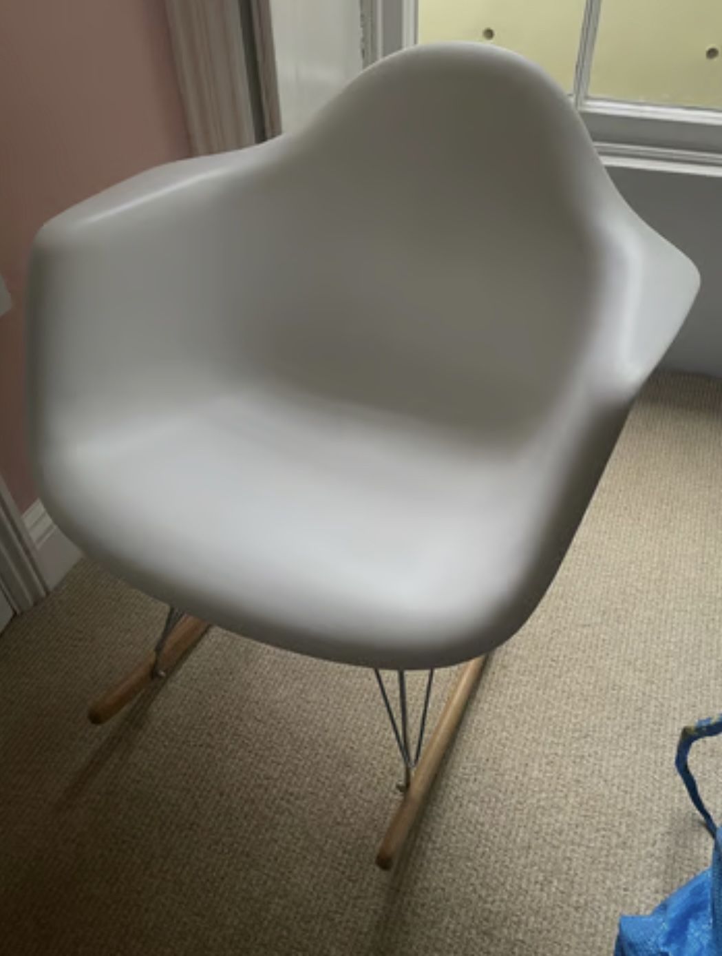 FC262 Classic White Eames Visit › Style Rocking Chair