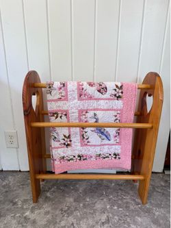 Heart Quilt Blanket Holder