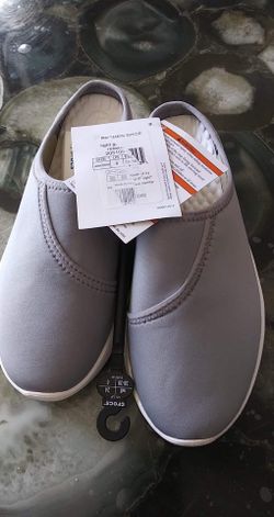 Crocs women new shoes,no box