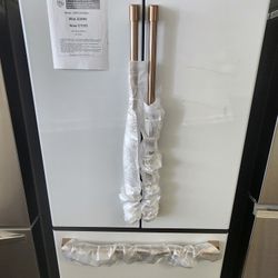 23.1 cu.ft. Smart French Door Refrigerator with Internal Water Dispenser in Matte White, Counter Depth and ENERGY STAR