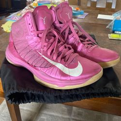 2012 Nike Shoes limited edition Think Pink men’s size 12 basketball