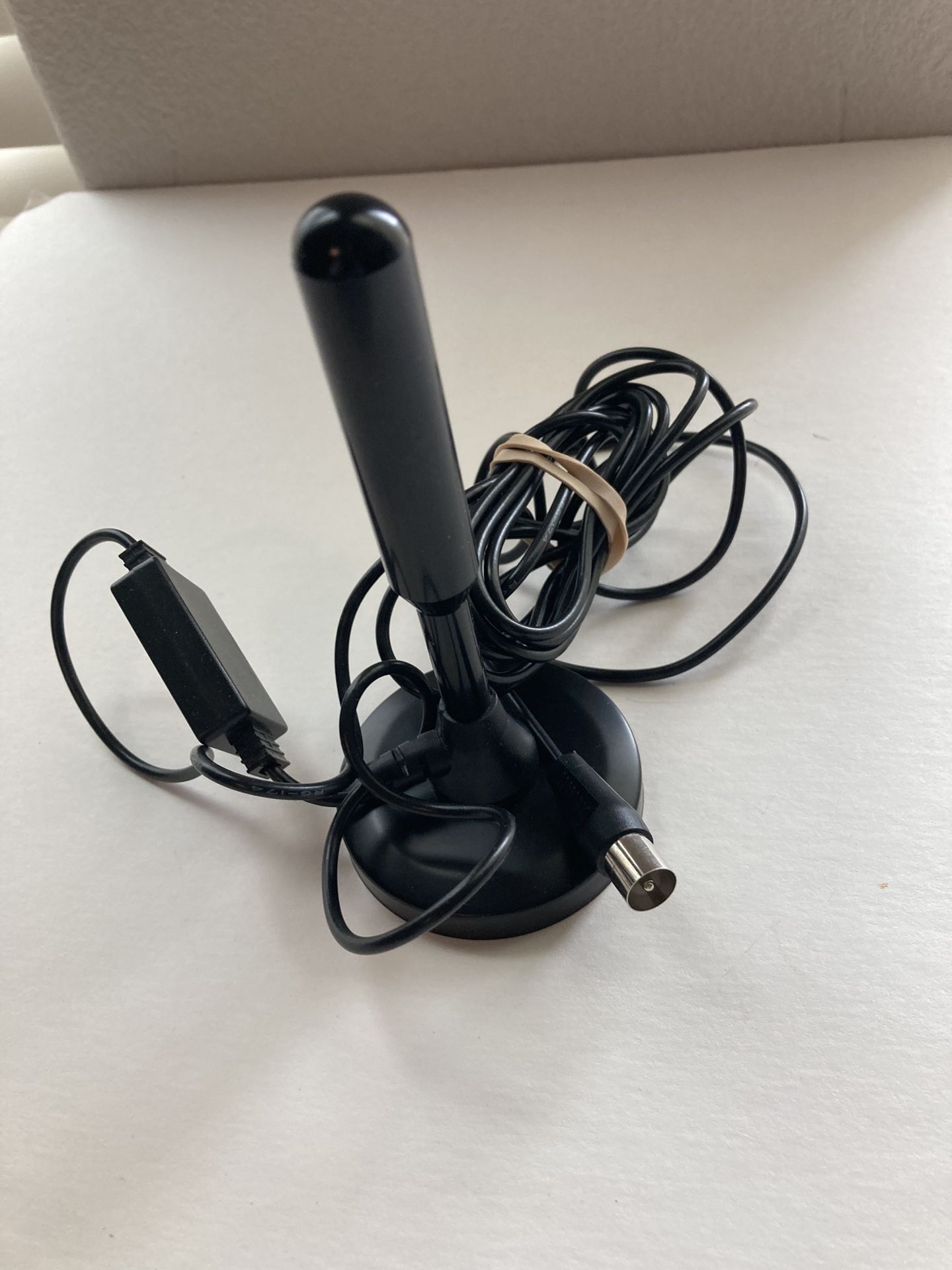 Portable Digital ATSC Antenna, F Type for Digital Freeview TV for Indoor, Outdoor, Car, & Camping