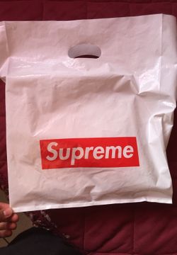 Brand new supreme shirt size L